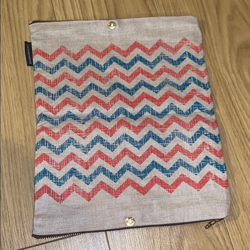 Pouch - Picture 2 of 3